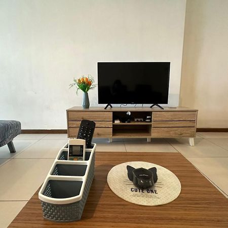Landmark Stunning High Floor Coast View Studio #Netflix #Fast Wifi Tanjung Tokong エクステリア 写真