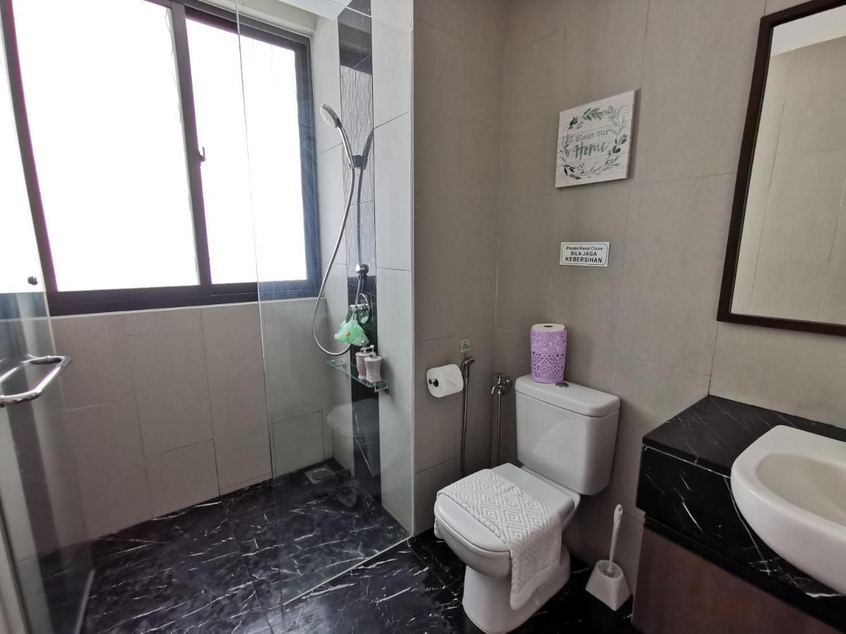 Landmark Stunning High Floor Coast View Studio #Netflix #Fast Wifi Tanjung Tokong エクステリア 写真