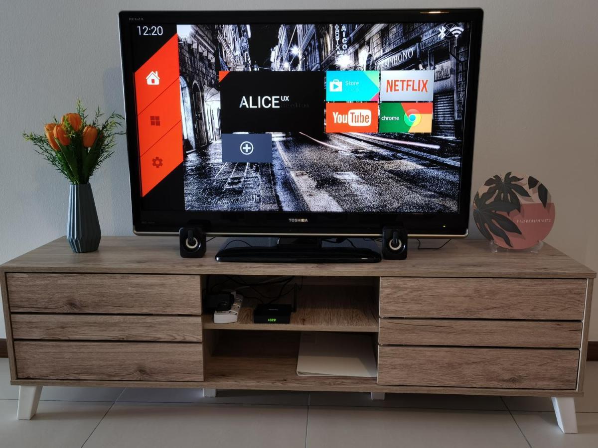 Landmark Stunning High Floor Coast View Studio #Netflix #Fast Wifi Tanjung Tokong エクステリア 写真