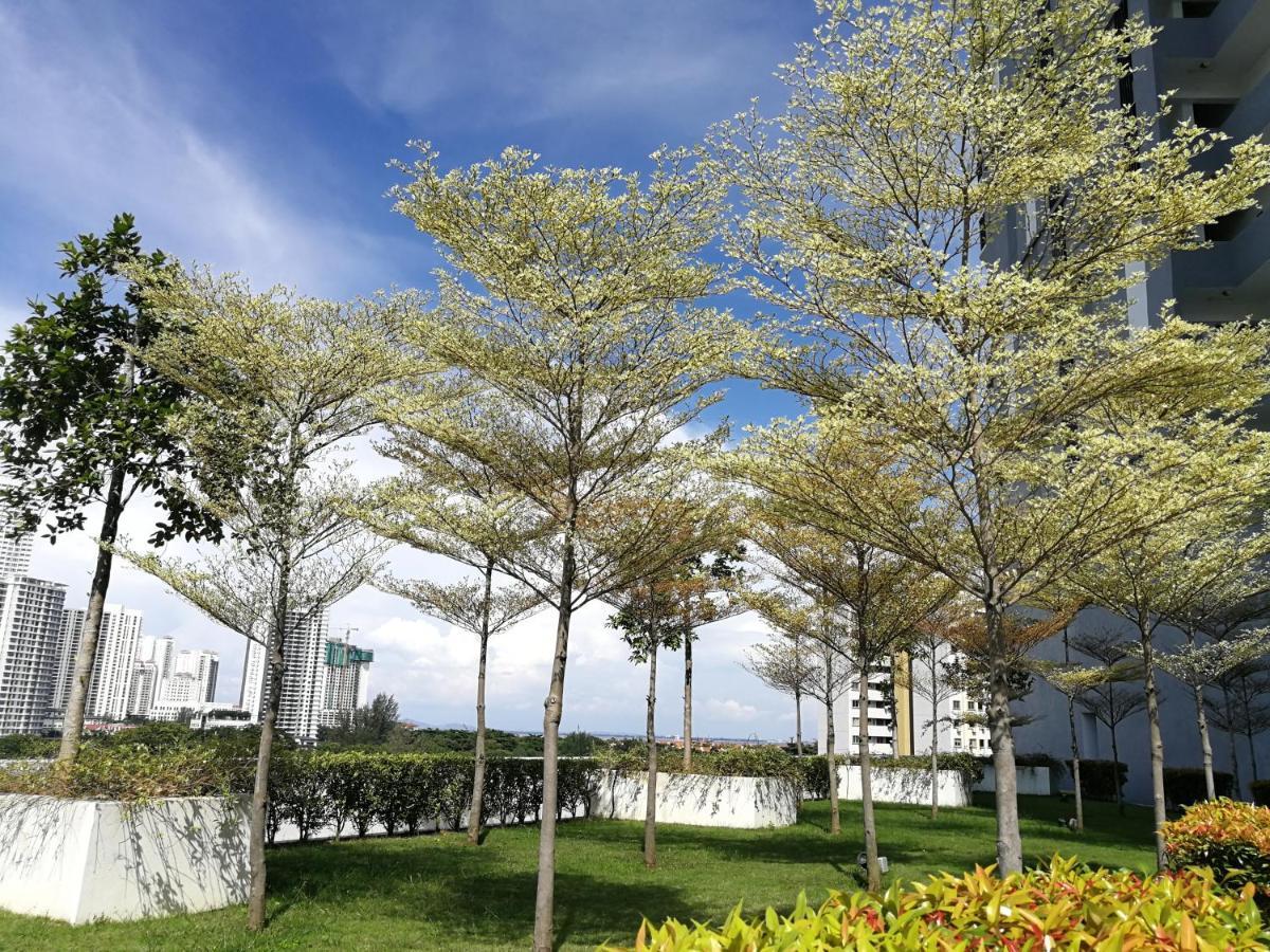 Landmark Stunning High Floor Coast View Studio #Netflix #Fast Wifi Tanjung Tokong エクステリア 写真