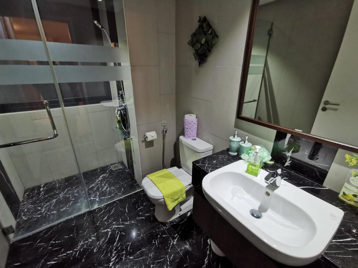 Landmark Stunning High Floor Coast View Studio #Netflix #Fast Wifi Tanjung Tokong エクステリア 写真
