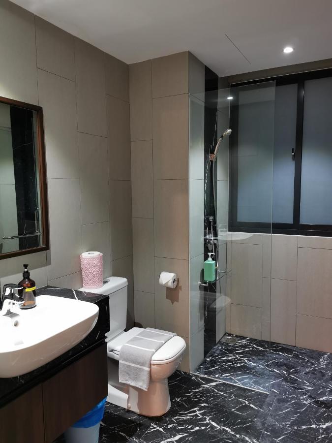 Landmark Stunning High Floor Coast View Studio #Netflix #Fast Wifi Tanjung Tokong エクステリア 写真