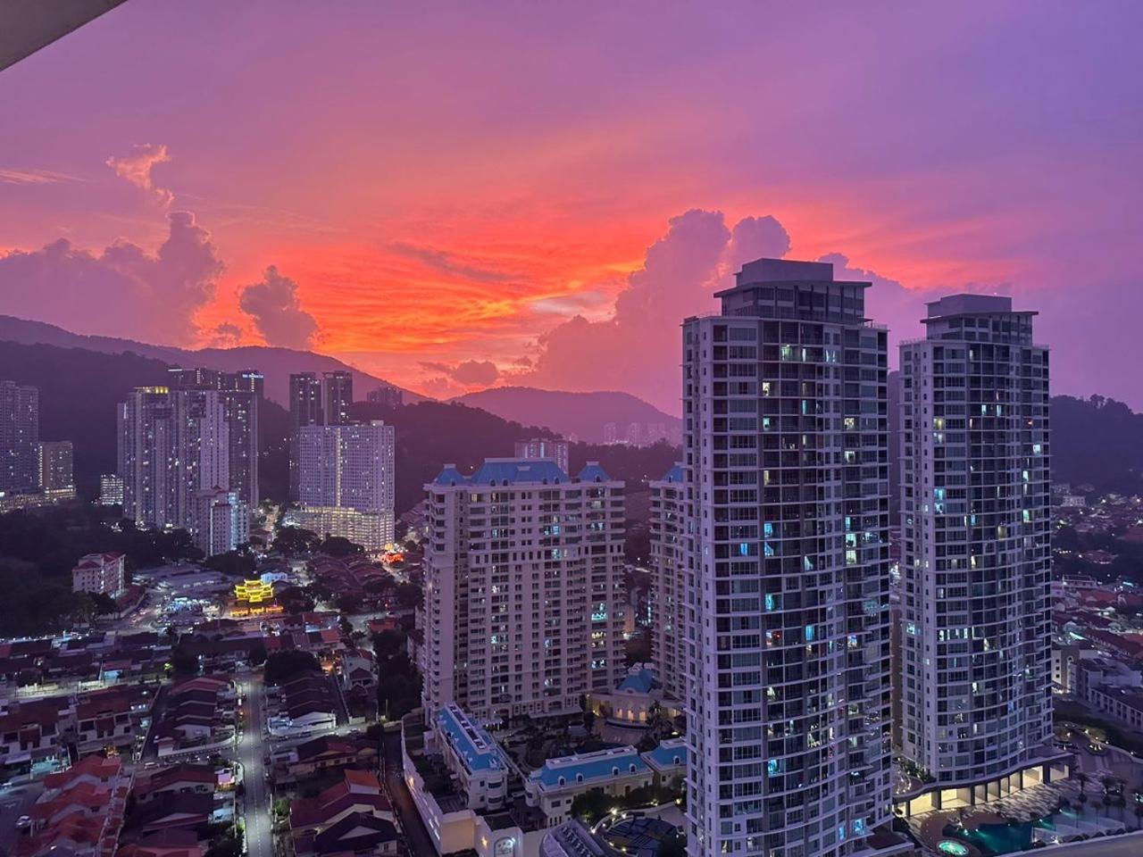 Landmark Stunning High Floor Coast View Studio #Netflix #Fast Wifi Tanjung Tokong エクステリア 写真